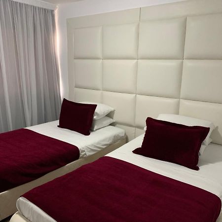Pasithea Family Apartment Larnaca Esterno foto