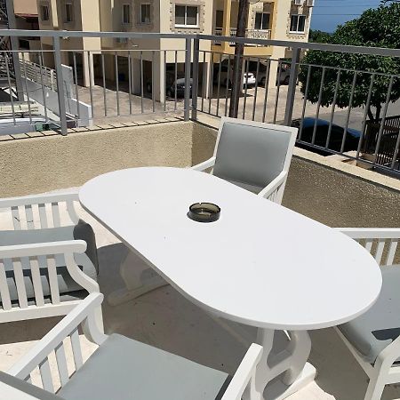 Pasithea Family Apartment Larnaca Esterno foto