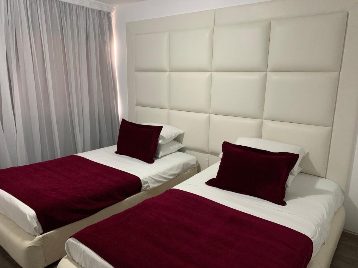 Pasithea Family Apartment Larnaca Esterno foto